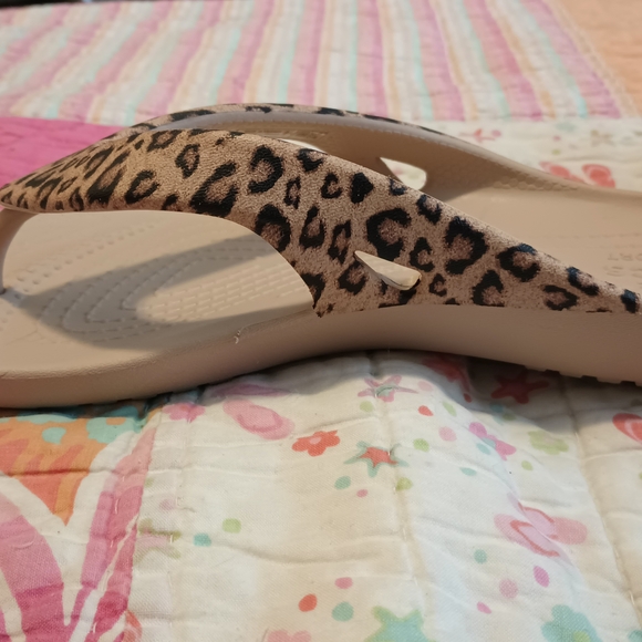 Leopard Print Crocs Sandals - Picture 4 of 4